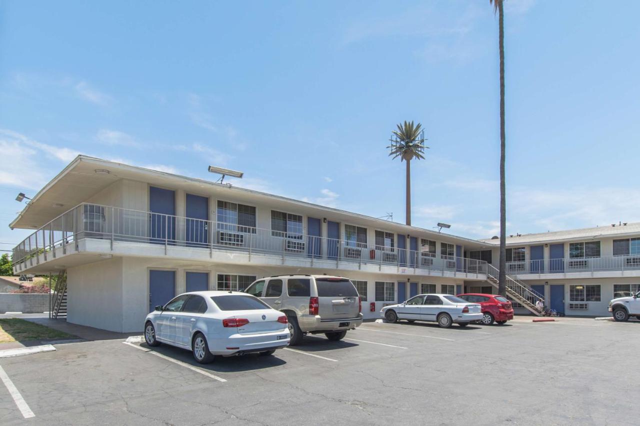 Motel 6 Bakersfield Zewnętrze zdjęcie